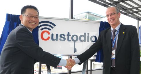 מנכ"ל התע"א, יוסי וייס (מימין) עם מנכ"ל EDB