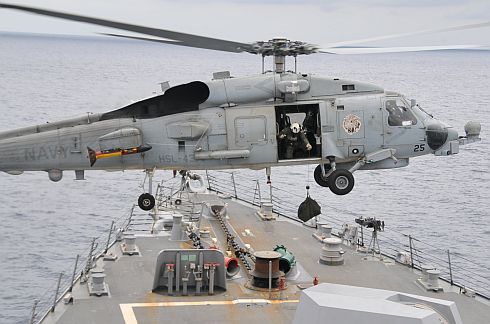 משמיד הצוללות Seahawk SH-60B. רכיבים במערכות FLIR קריטיות