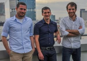 מייסדי Indegy (מימין לשמאל): מילה גנדלסמן, עידו טריבצקי וברק פרלמן. צילום: ארתור לנדה. 