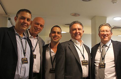 מימין לשמאל: גרי פיי, מיגואל פרננדז, טל סגמן, דני קורן ואלון עדה