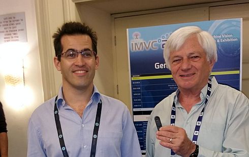 שמואל ברקן, מנכל משותף NXP ישראל(מימין) ביחד עם יונתן וקסלר, מנהל מו"פ של Orcam