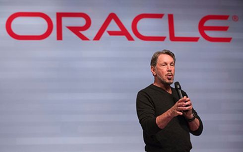 לארי אליסון ממקד את אורקל בתחום הענן
