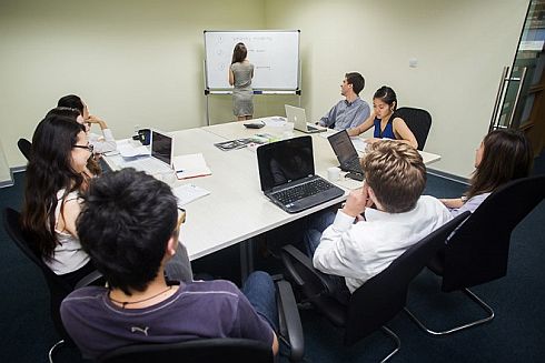 עובדים במשרדי PTL בשנגחאי