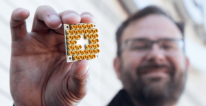 Intel Delivers 17-Qubit Superconducting Chip