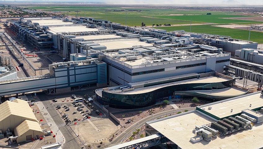 מפעל הייצור של תהליך 18A, פאב-52 בצ'נדלר, אריזונה, אשר נחנך החודש